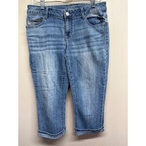 Maurices Womens Light Wash Embellished Pocket Capri Jeans Size 8